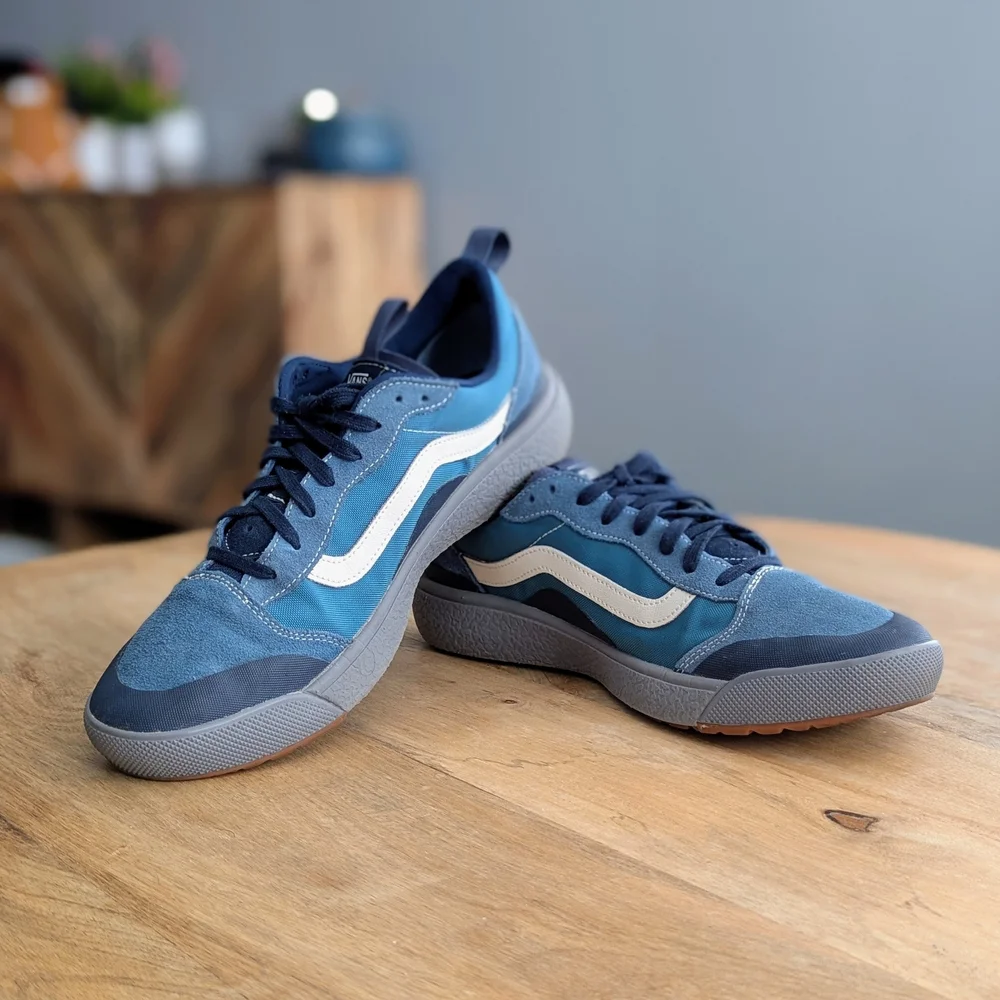 Vans Men's Blue and White Ultra Range Ultra Cush Sneakers - Picture 1 of 10